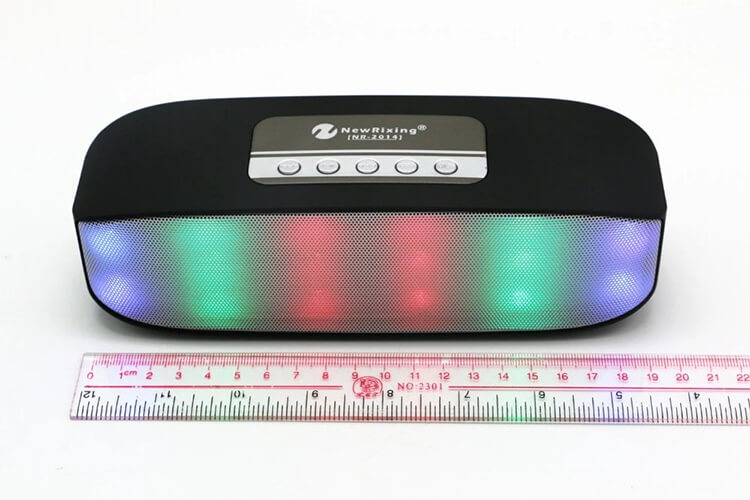 Outdoor-Wireless-Speaker-Stereo-LED-Colorful-Light-USB-Portable-Bluetooth-Speaker-with-FM-Radio.webp (3).jpg