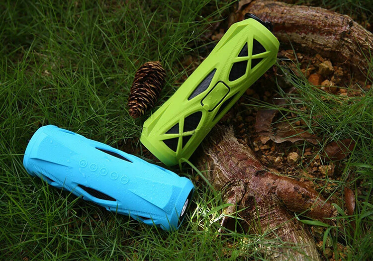 LED-Flashlight-Torch-Waterproof-Ipx7-Wireless-Sport-Bluetooth-Speaker-C17-for-Bicycle.webp.jpg